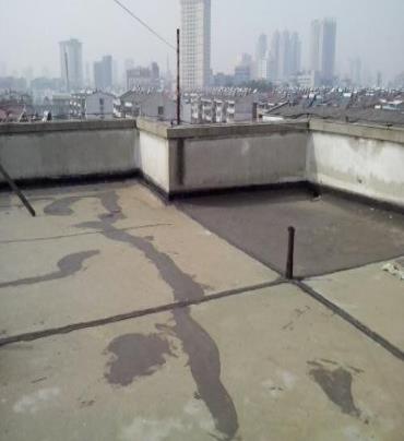 巴东漏水维修 楼顶漏水是什么原因，楼顶漏水维修方法是什么?